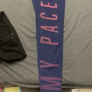 Never worn high waisted active go dry leggings!